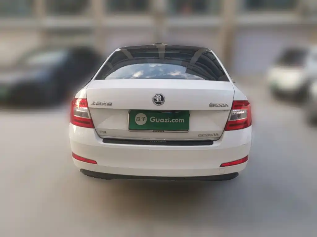 Skoda Octavia 2015 — фото 3