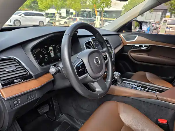 Volvo XC90 2019