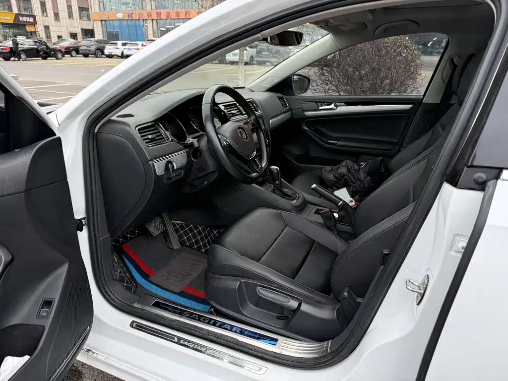 Volkswagen Sagitar 2019