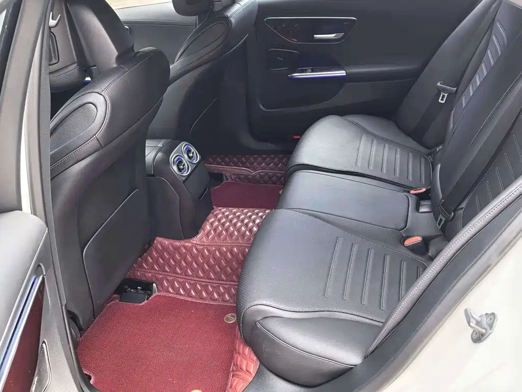 Mercedes-Benz C-Class 2022 — фото 11
