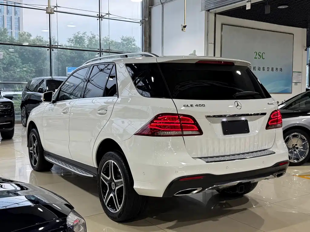 Mercedes-Benz GLE 2017 — фото 24