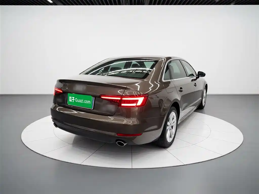 Audi A4L 2017 — фото 7