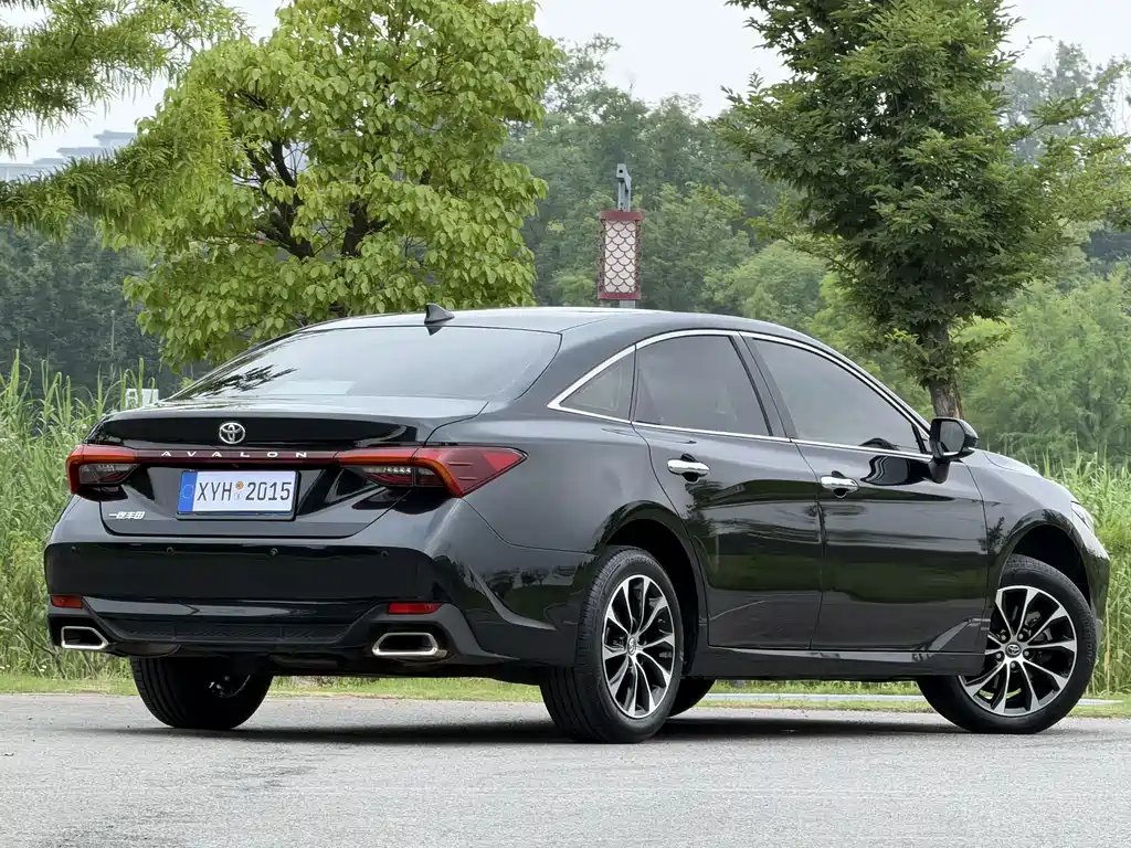 Toyota Avalon 2023 — фото 17