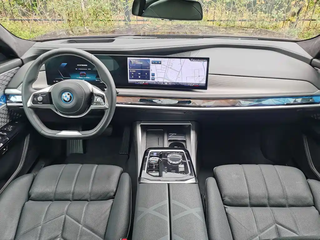 BMW i7 2024 — фото 9
