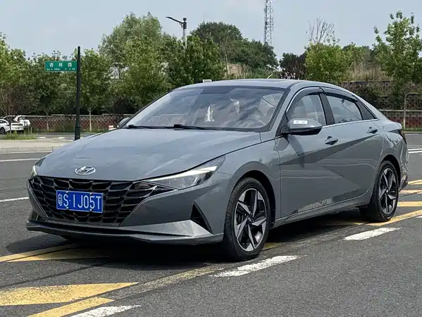 Hyundai Elantra 2022
