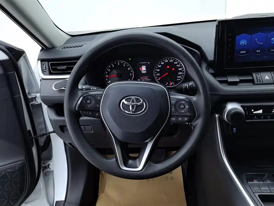 Toyota RAV4 2021 — фото 15