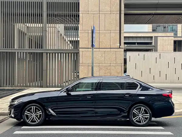 BMW 5 Series 2022