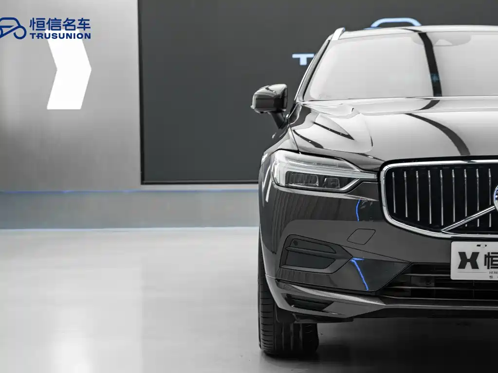 Volvo XC60 2019 — фото 9