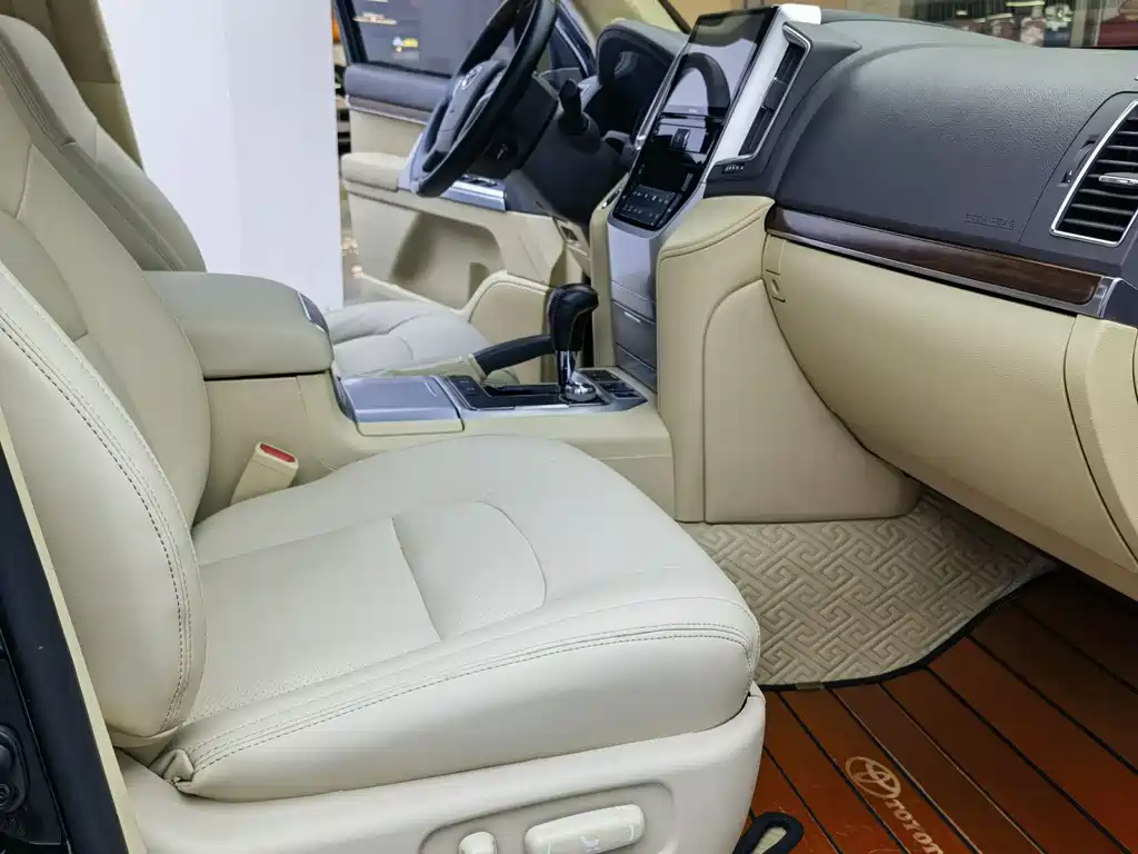 Toyota Land Cruiser 2016 — фото 11