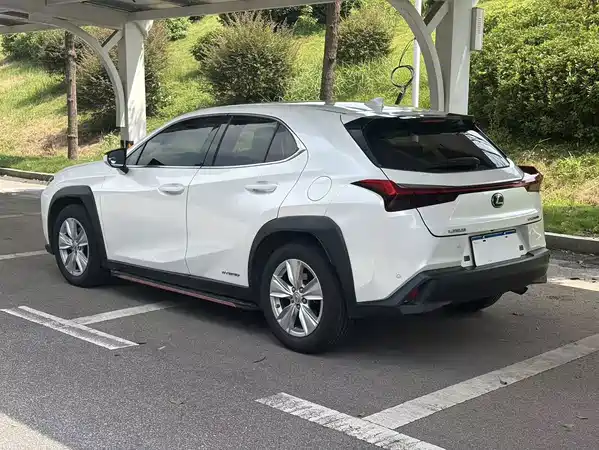 Lexus UX 2019