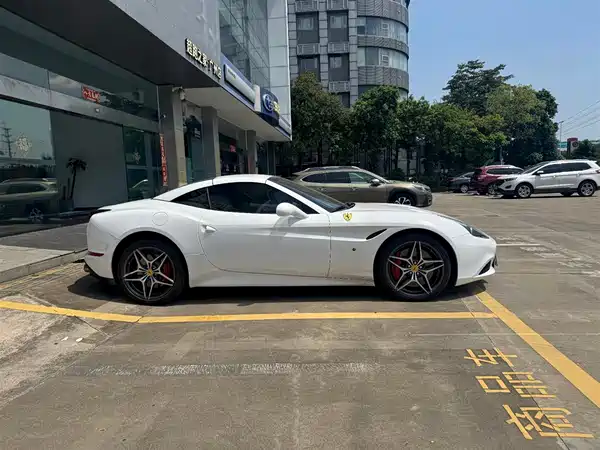 Ferrari California T 2015