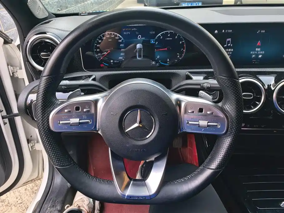 Mercedes-Benz A-Class 2019 — фото 15