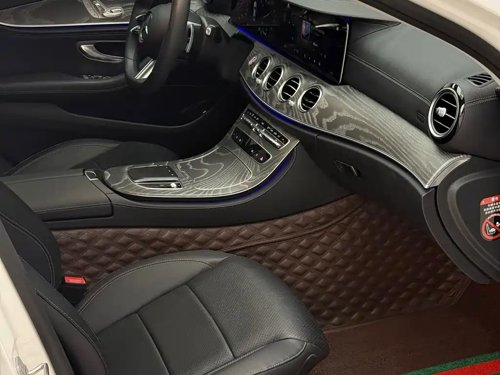 Mercedes-Benz E-Class 2020 — фото 18