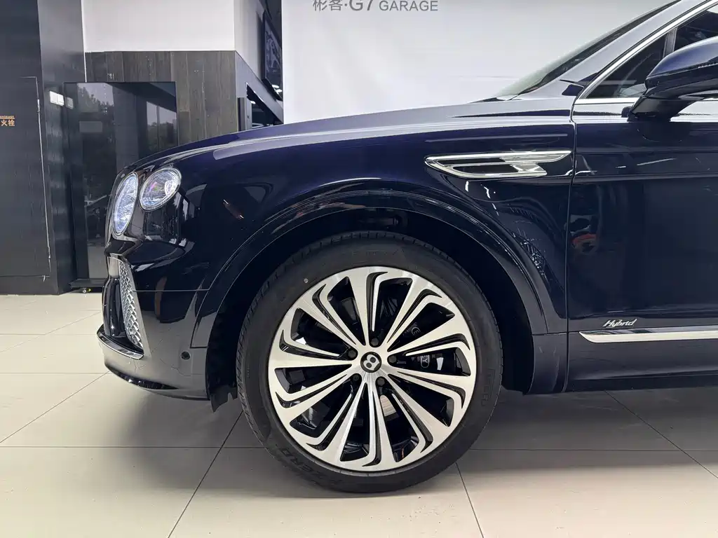 Bentley Bentayga PHEV 2021 — фото 7