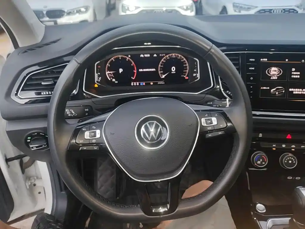 Volkswagen T-Roc 2022 — фото 11