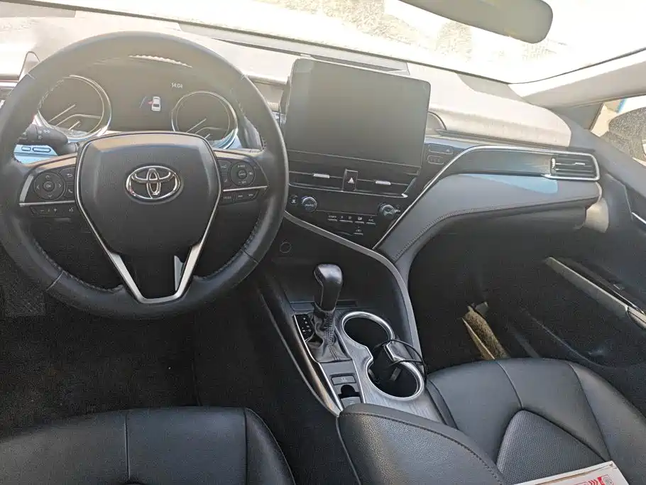 Toyota Camry 2021 — фото 12