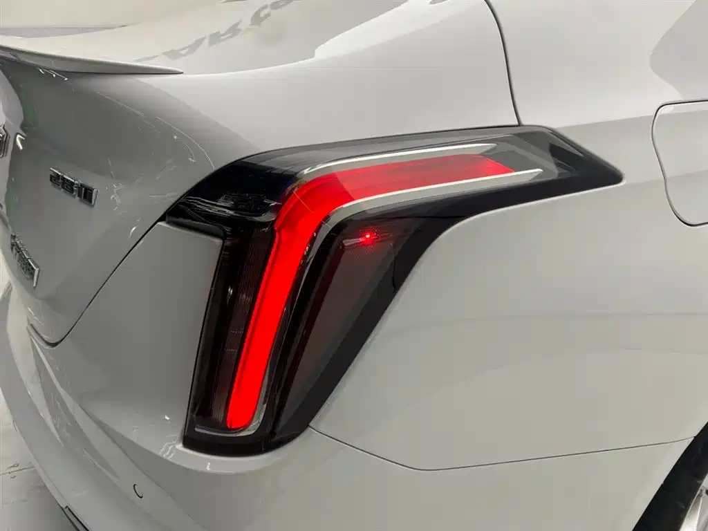 Cadillac CT4 2022 — фото 10
