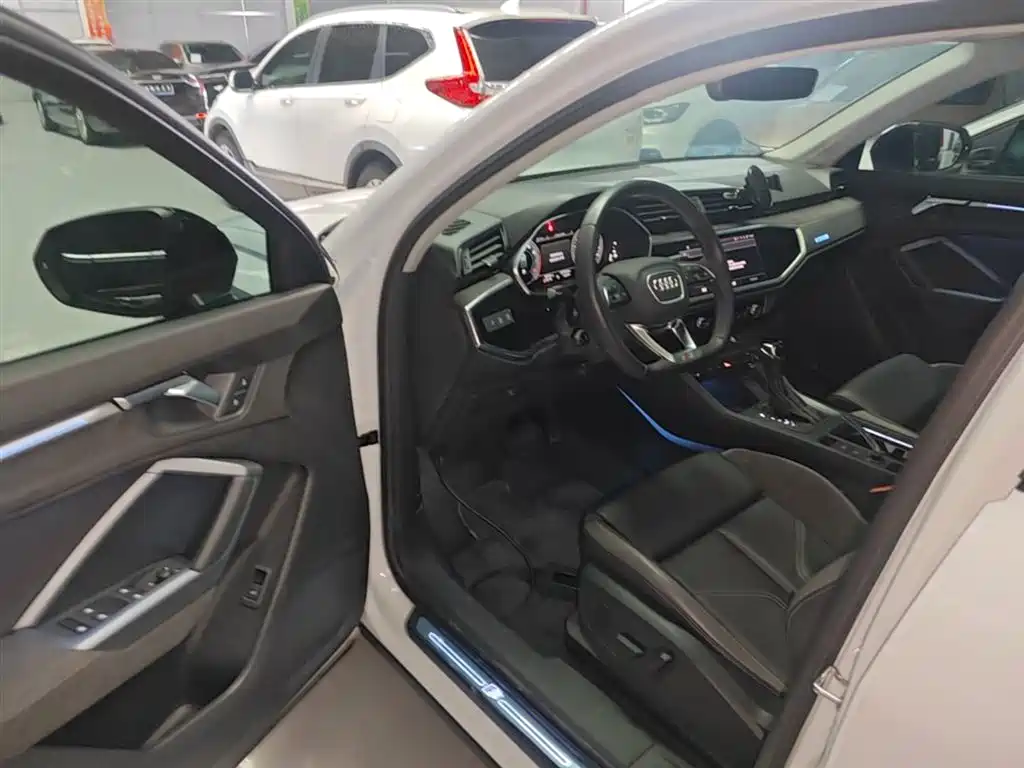 Audi Q3 Sportback 2023 — фото 16