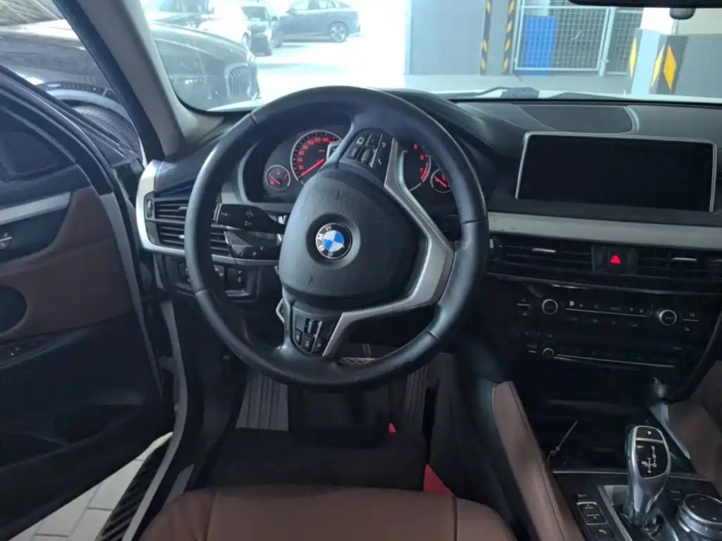BMW X6 2015 — фото 11