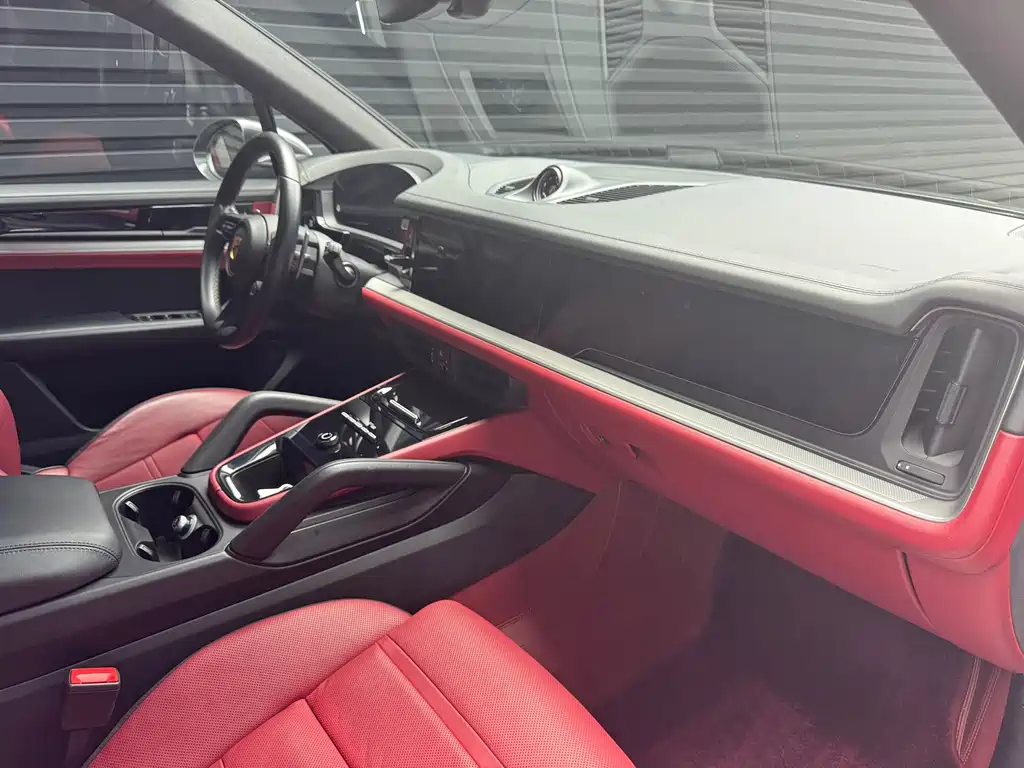 Porsche Cayenne 2023 — фото 18