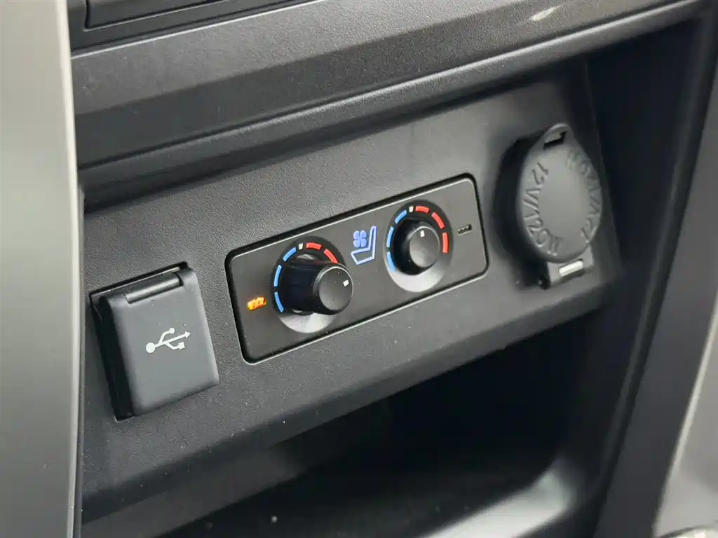 Toyota Land Cruiser 2020 — фото 20
