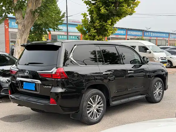 Lexus LX 2019