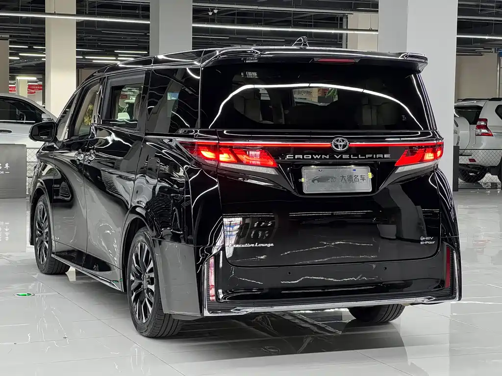 Toyota Vellfire 2024 — фото 6