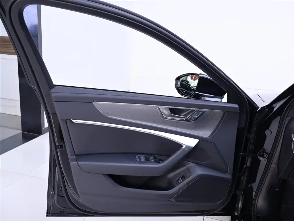 Audi A6L 2025 — фото 18