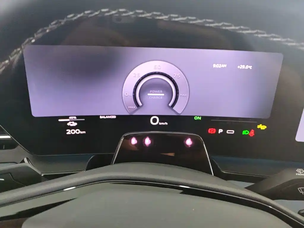 Audi Q6L E-Tron 2025 — фото 16