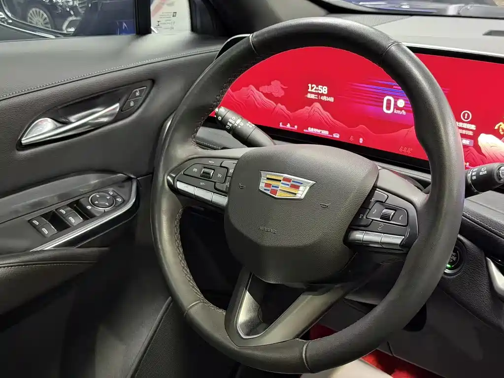 Cadillac XT4 2023 — фото 13