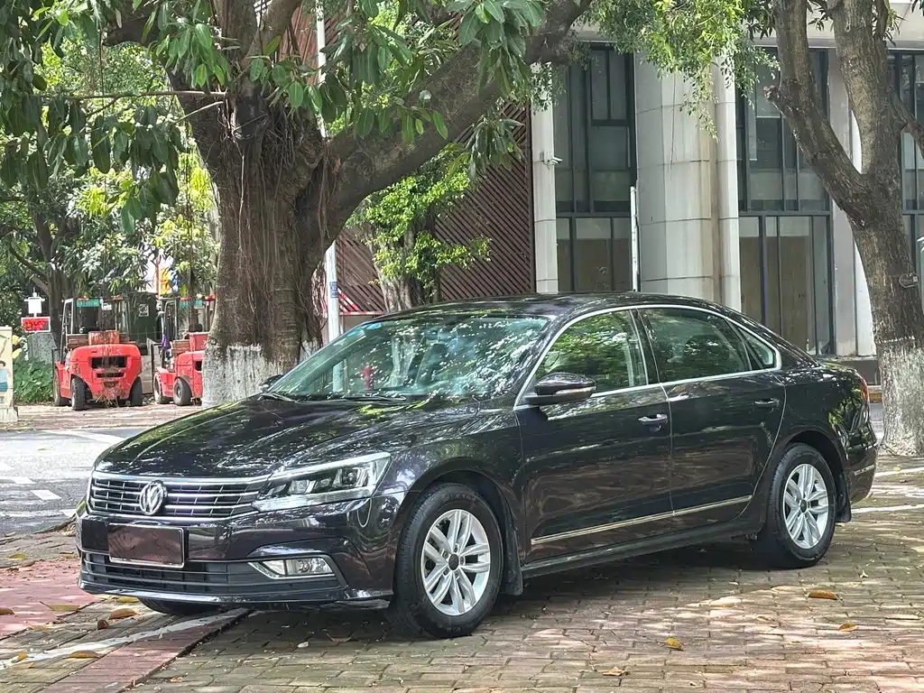 Volkswagen Passat 2017 — фото 1
