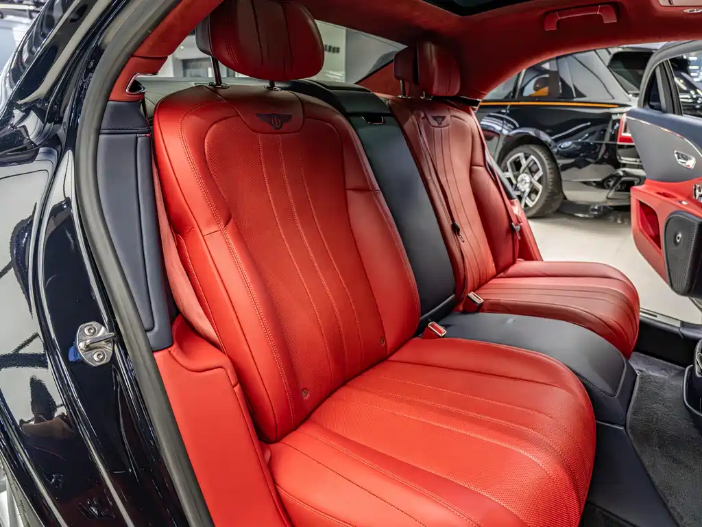 Bentley Flying Spur 2021 — фото 10