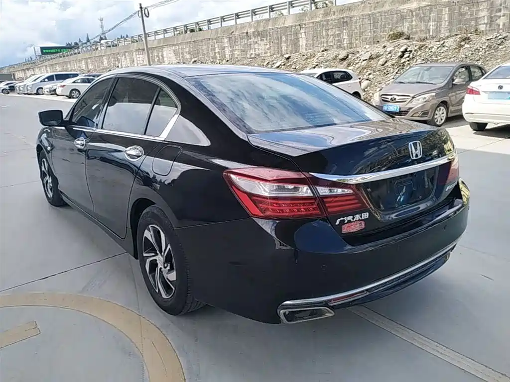 Honda Accord 2017 — фото 5