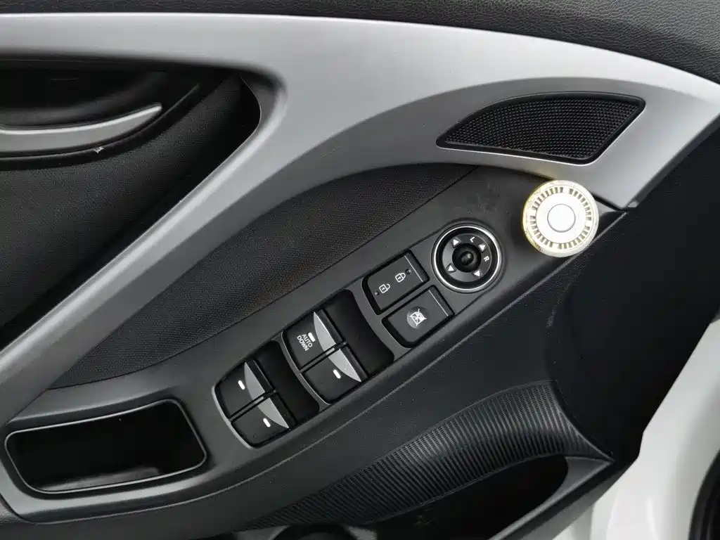 Hyundai Elantra Langdong 2017 — фото 9