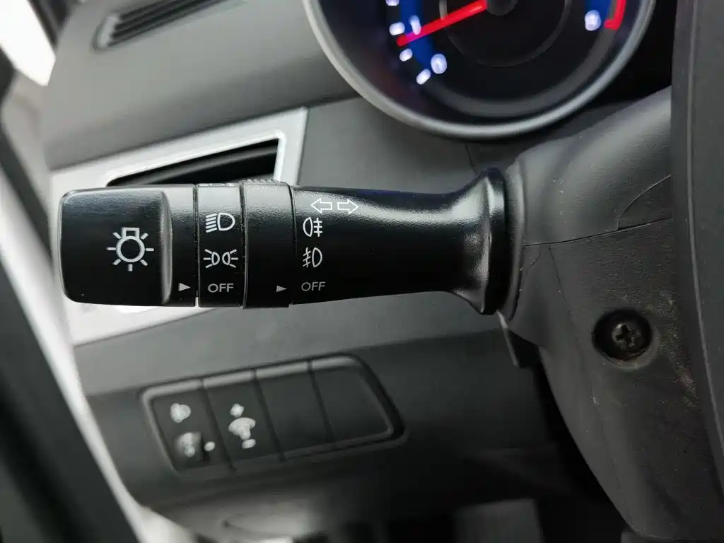 Hyundai Elantra Langdong 2017 — фото 21