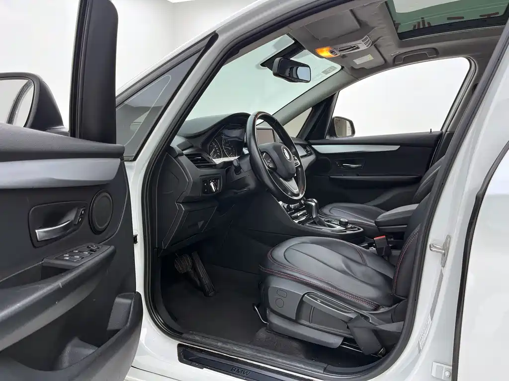 BMW 2 Series Active Tourer 2016 — фото 12