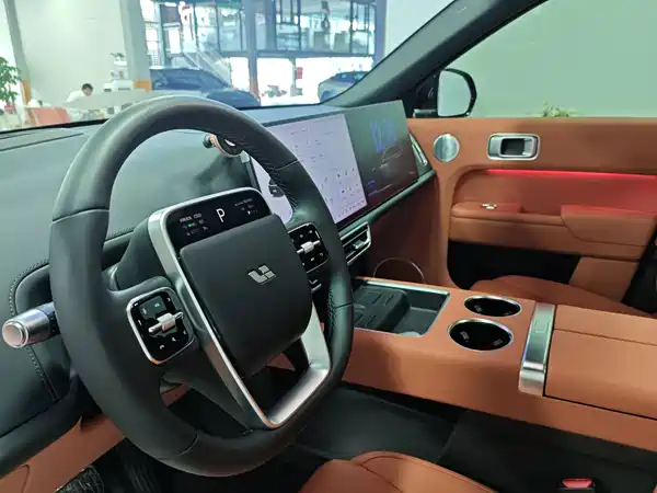 Li Auto L8 2025