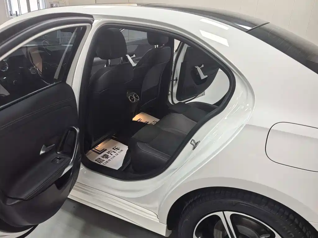 Mercedes-Benz A-Class 2023 — фото 12