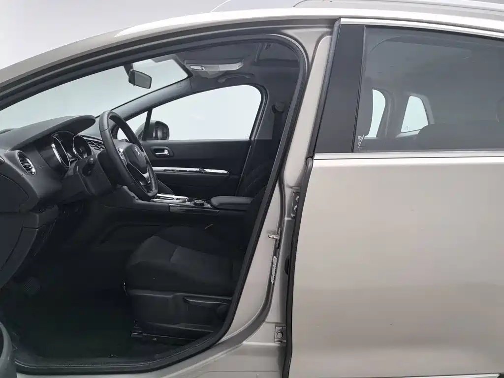 Peugeot 3008 2016 — фото 10