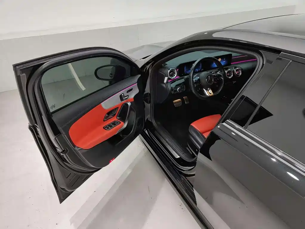 Mercedes-Benz A-Class AMG 2024 — фото 16