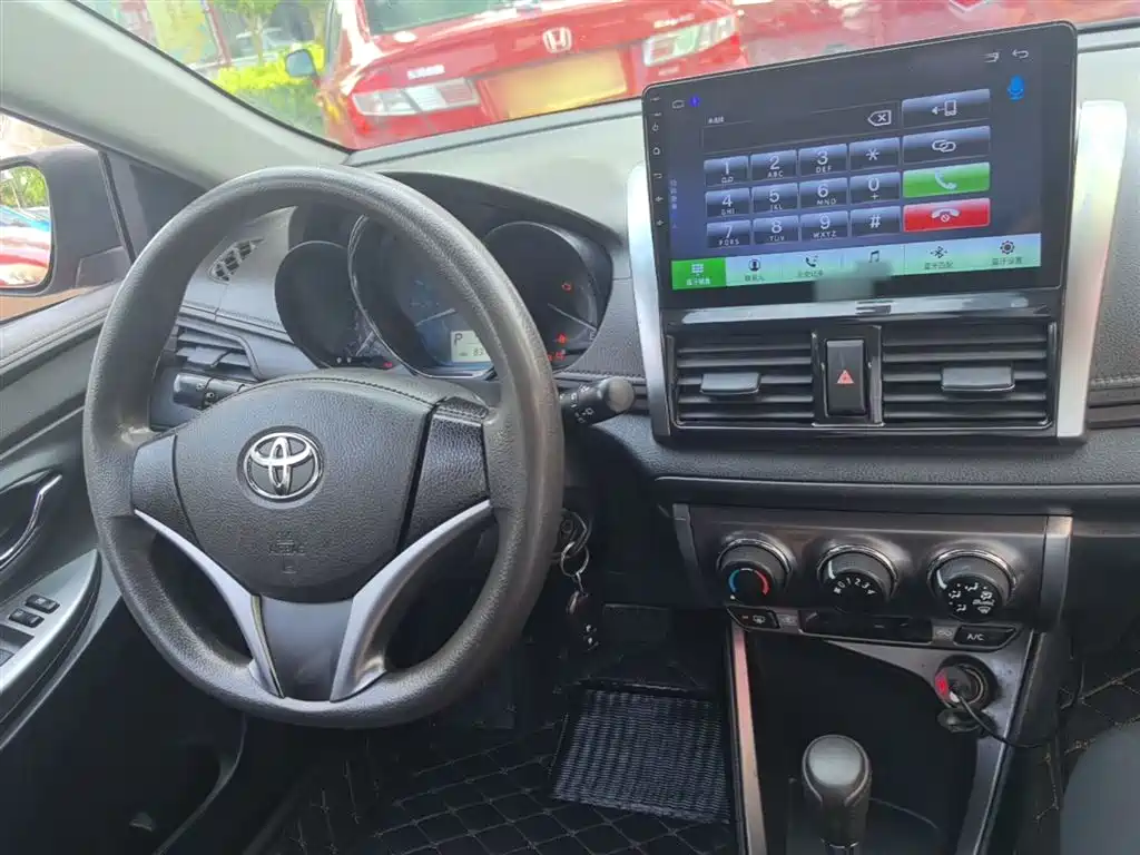 Toyota Yaris L 2016 — фото 10