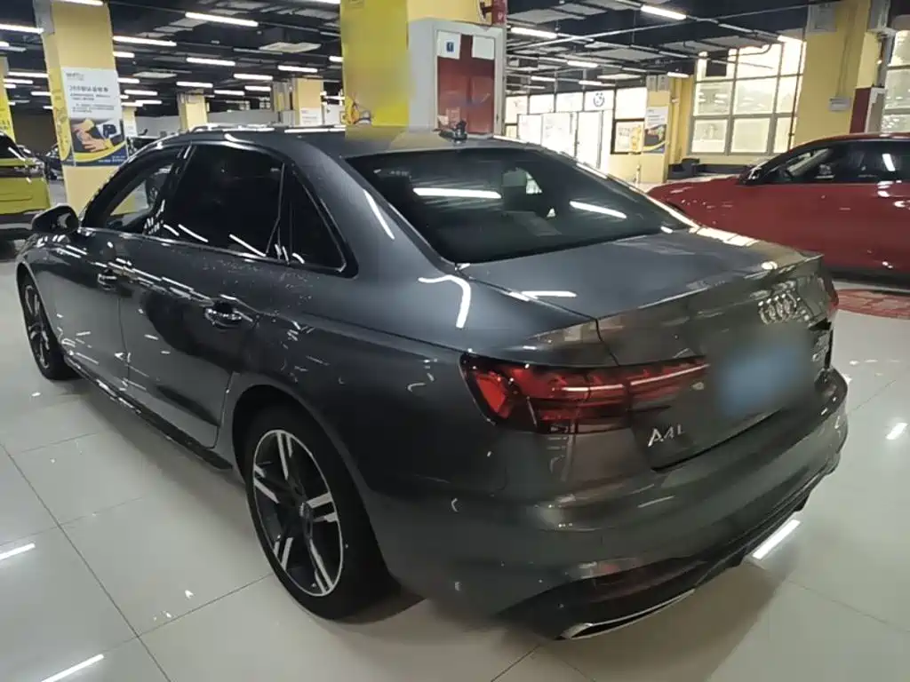 Audi A4L 2020