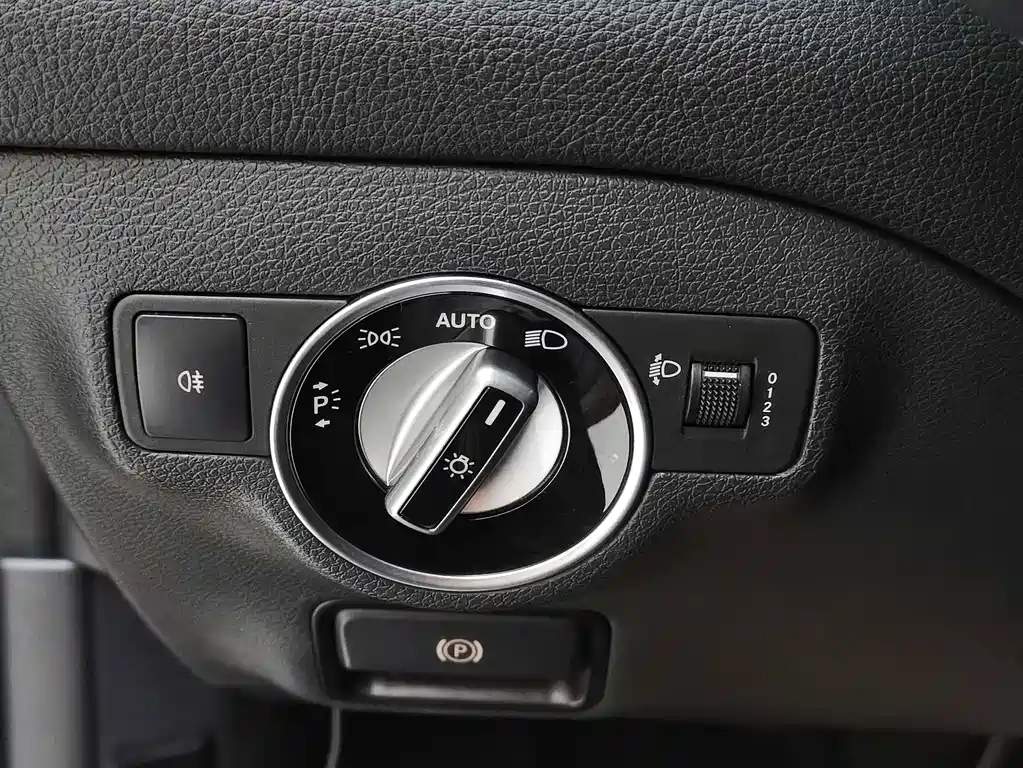 Mercedes-Benz GLA 2017 — фото 22