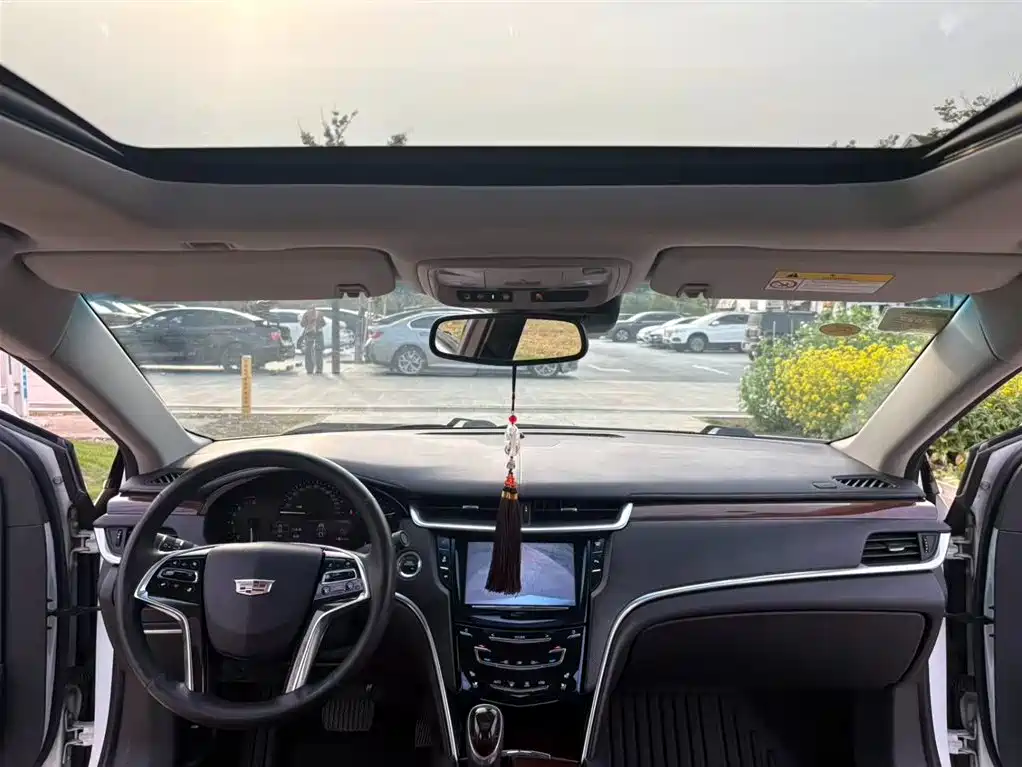 Cadillac XTS 2016 — фото 6