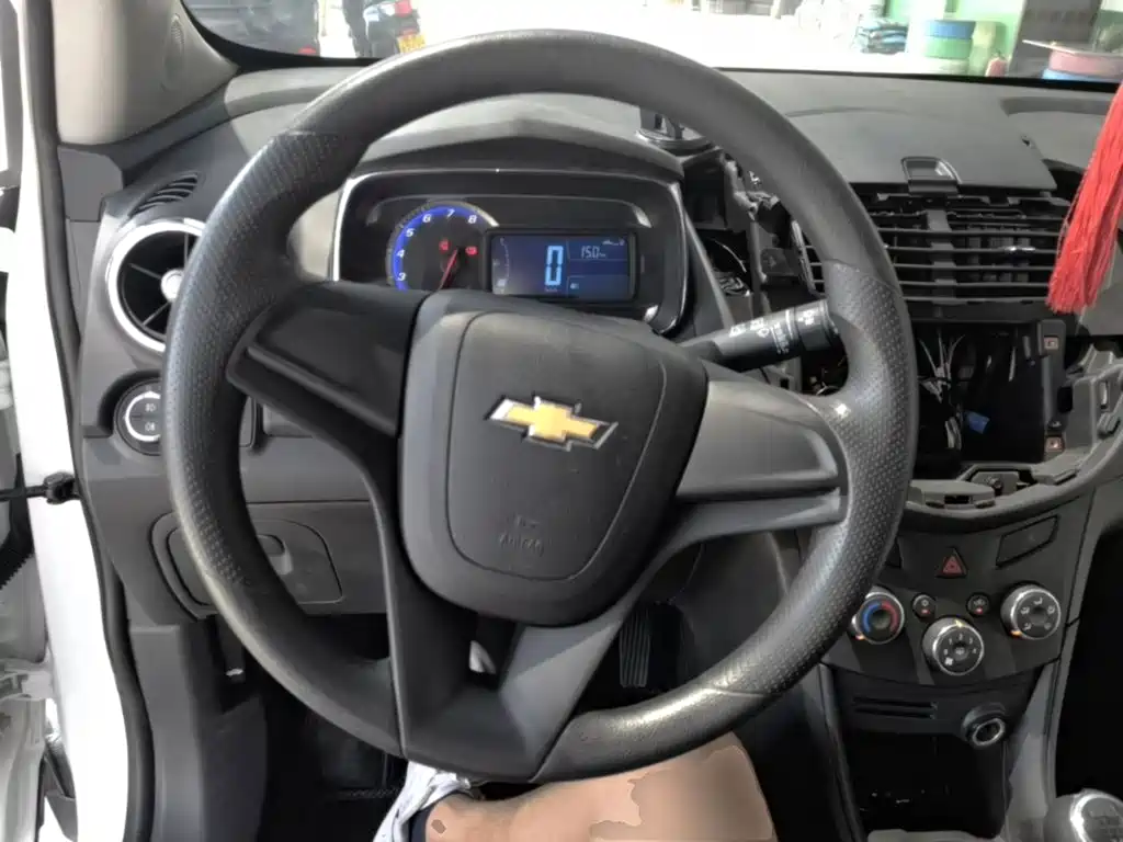 Chevrolet Trax 2017 — фото 11