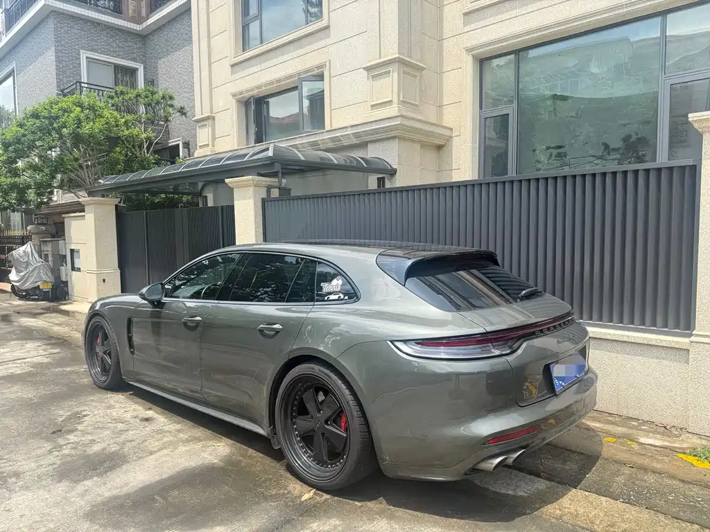 Porsche Panamera 2022