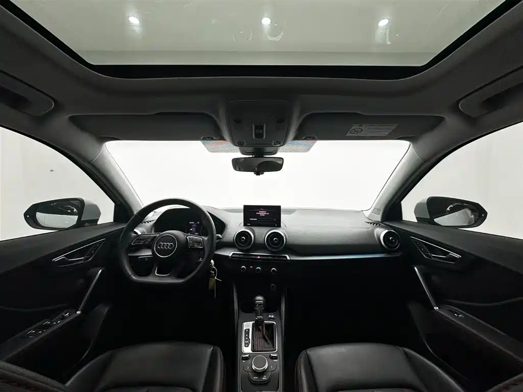 Audi Q2L 2022 — фото 10