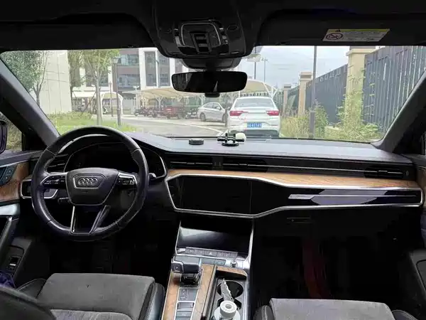 Audi A6L 2020