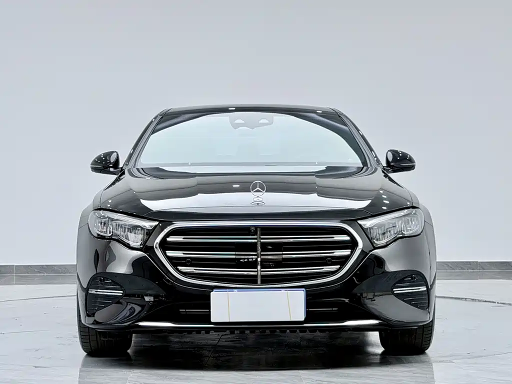Mercedes-Benz E-Class 2025 — фото 10