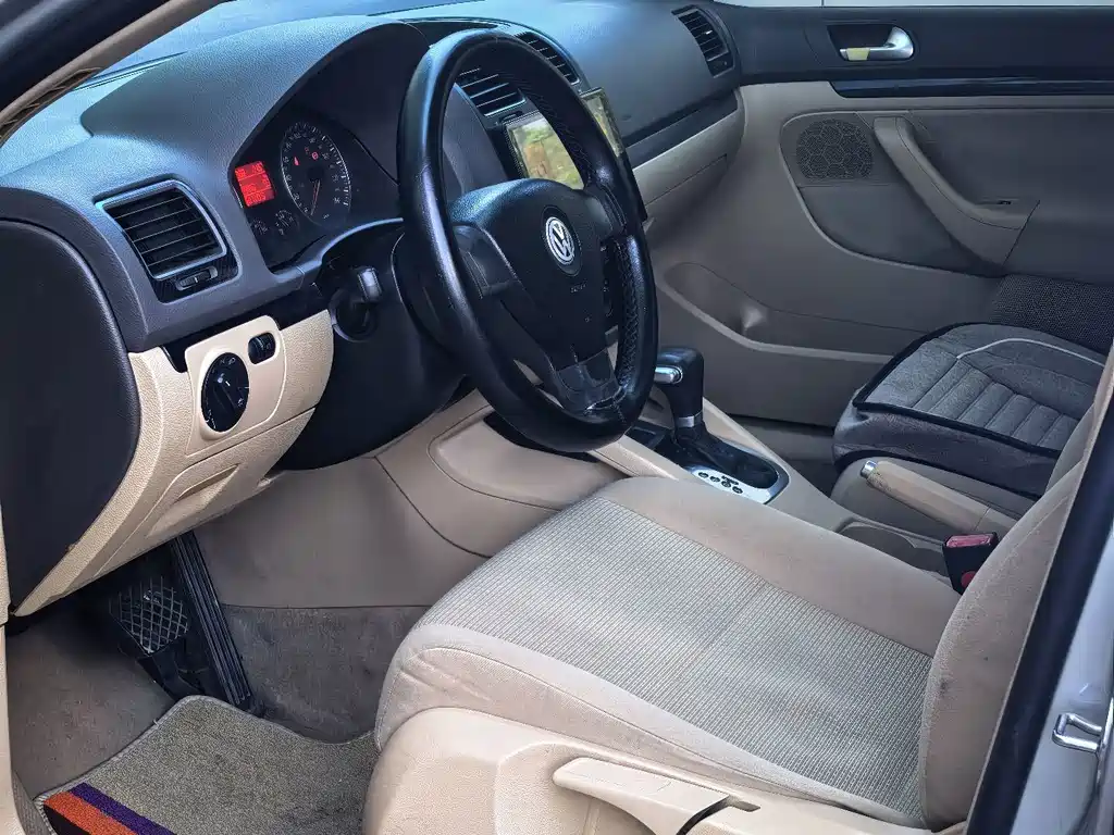 Volkswagen Sagitar 2008
